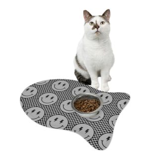 Smiley print pet feeding mat – image 1